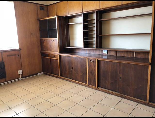 3,300M² WAREHOUSE FOR SALE IN GERMISTON CENTRAL